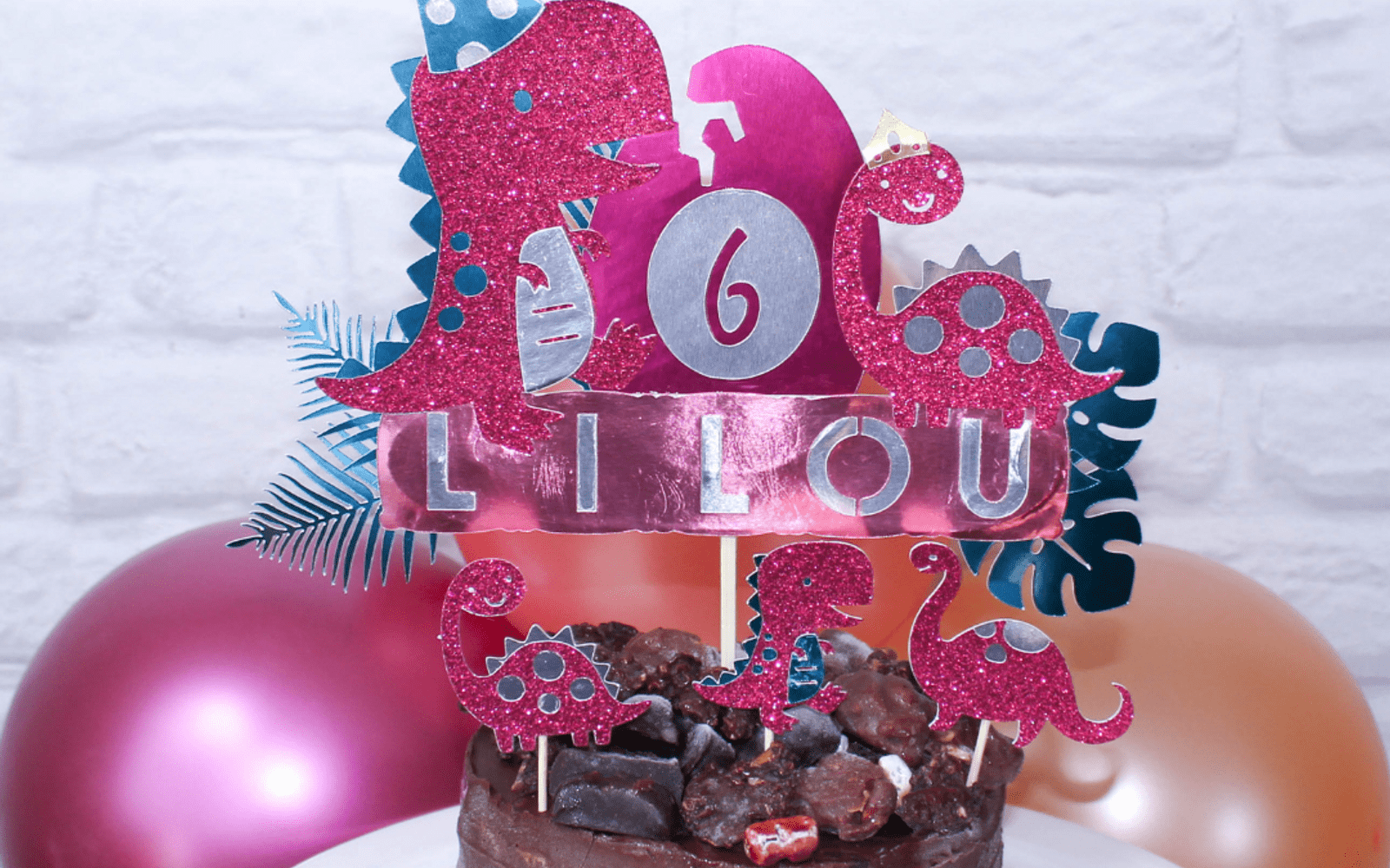 Cake Topper Personnalise Pour Vos Gateaux D Anniversaire Fait Main A Montreal