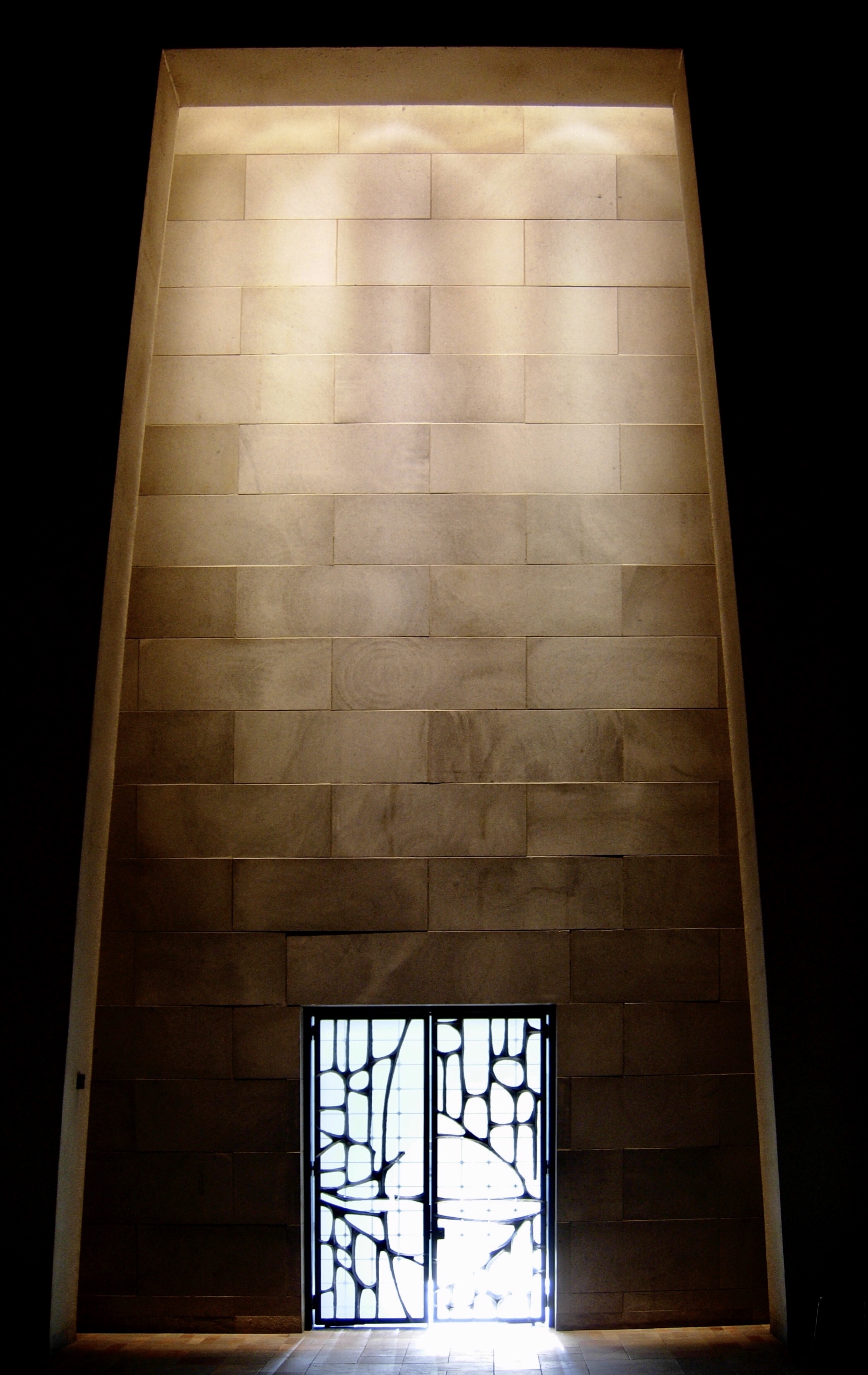 Grand portail en bronze de l'Oratoire Saint-Joseph