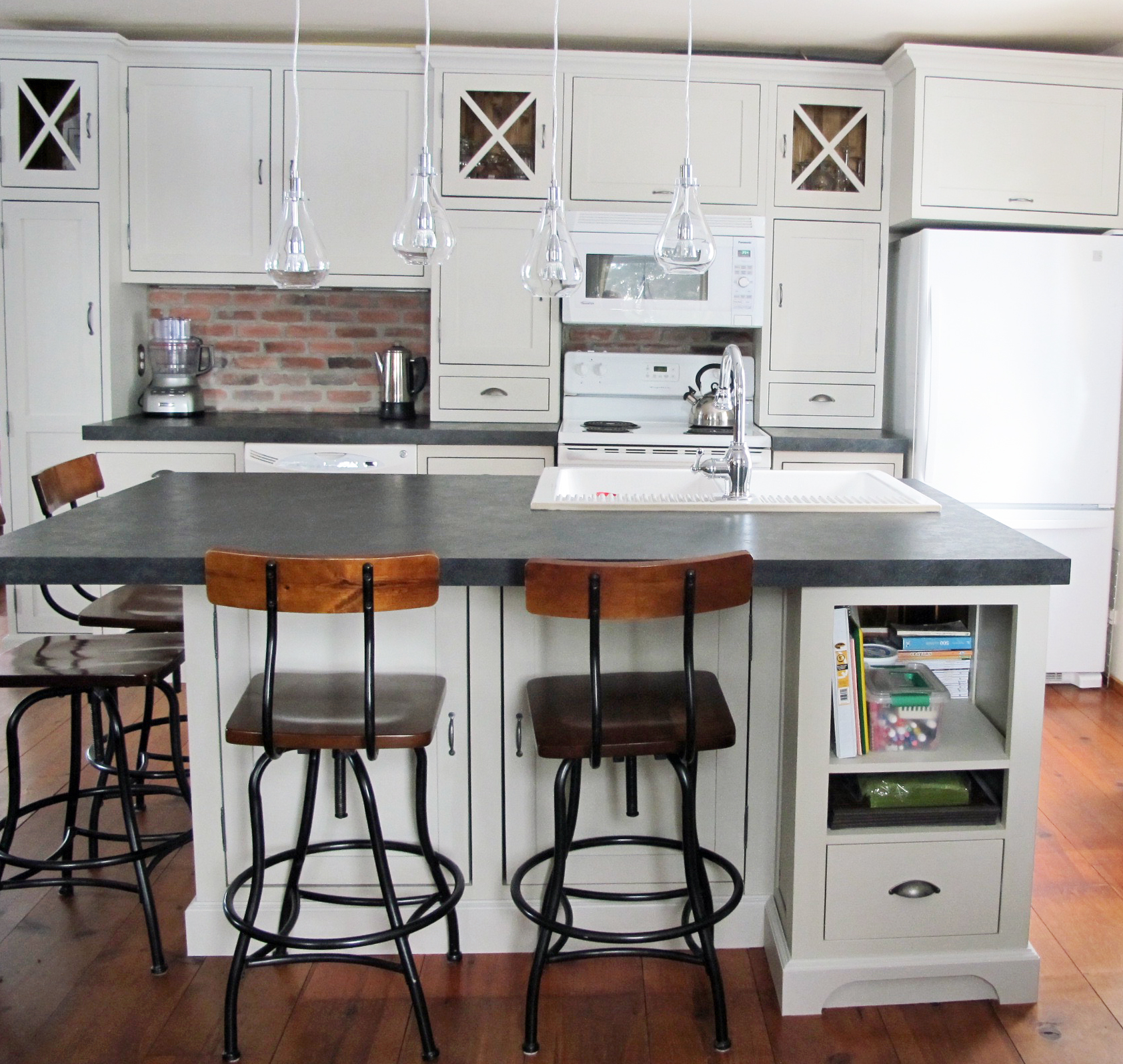 Armoire Cuisine Ancienne Bois Massif Joliette Lanaudiere Antique Vieil Armoire Cuisine Ancienne Bois Massif Joliette Lanaudiere Antique Vieil